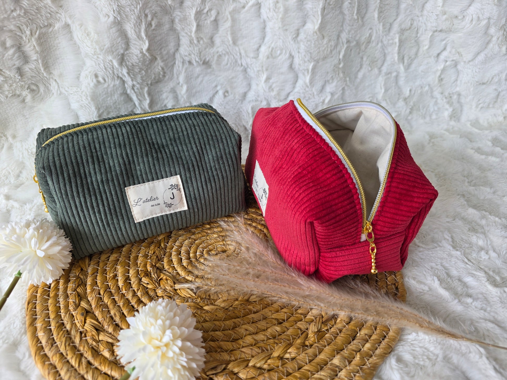 Trousse carrée (taille moyenne) - en stock