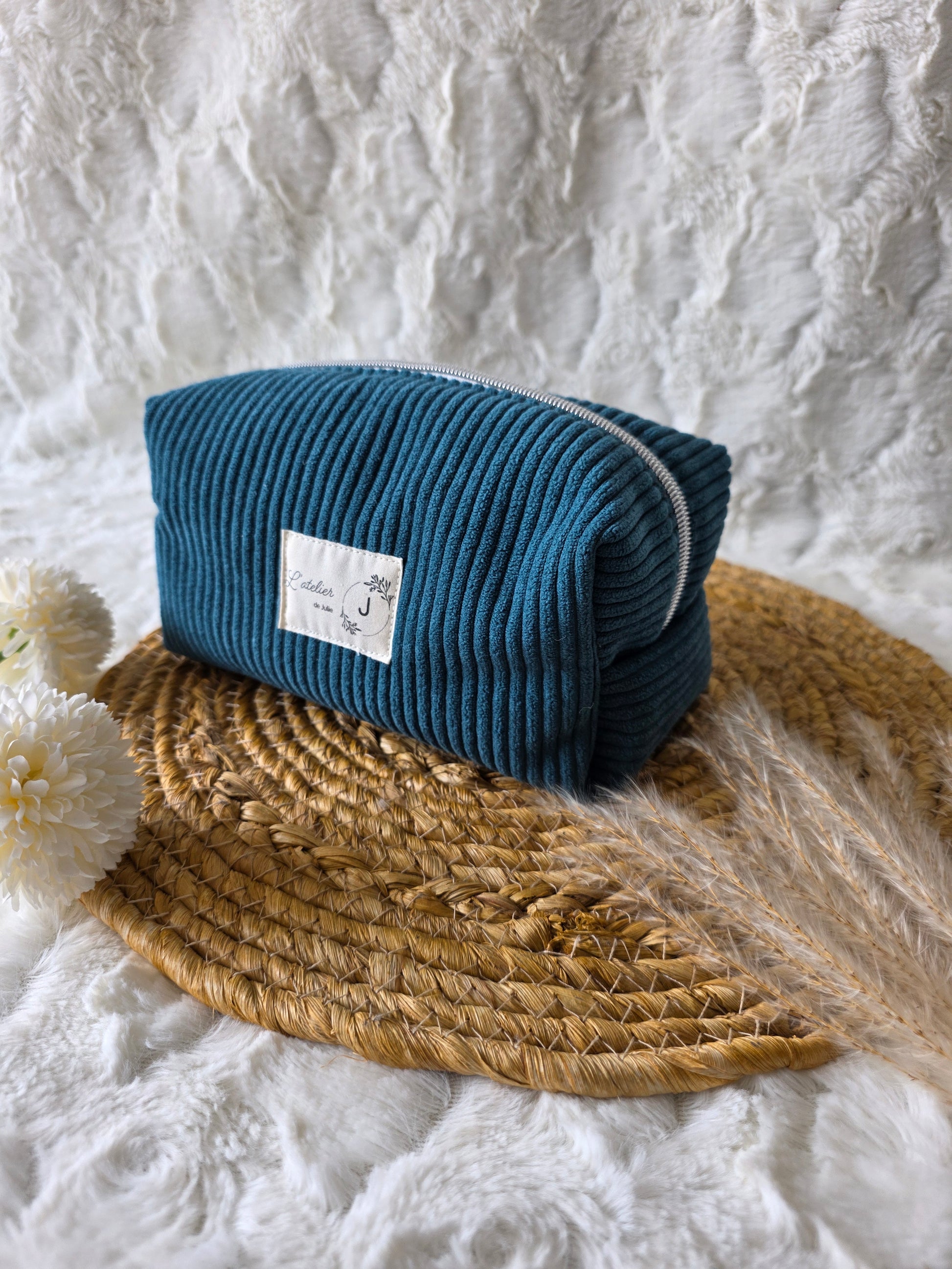 Trousse carrée (taille moyenne) - en stock